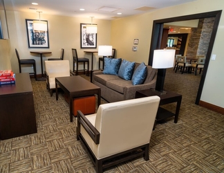 Sảnh chờ 2 Staybridge Suites NEWARK - FREMONT, an IHG Hotel