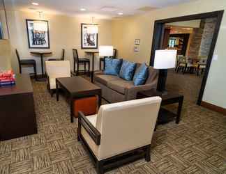 Lobi 2 Staybridge Suites NEWARK - FREMONT, an IHG Hotel