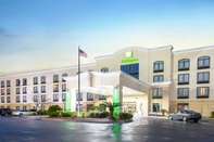 ภายนอกอาคาร Holiday Inn SAVANNAH S - I-95 GATEWAY, an IHG Hotel