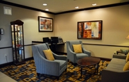 ล็อบบี้ 7 Holiday Inn Express & Suites YOUNGSTOWN WEST - AUSTINTOWN, an IHG Hotel