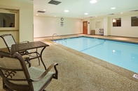 Swimming Pool Holiday Inn Express & Suites FREEPORT - BRUNSWICK AREA, an IHG Hotel