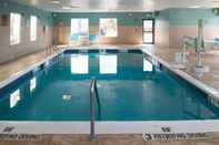 Swimming Pool Holiday Inn Express & Suites CHESTER-MONROE-GOSHEN, an IHG Hotel
