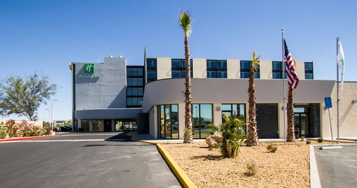 Bên ngoài Holiday Inn VICTORVILLE, an IHG Hotel