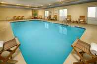 Swimming Pool Holiday Inn Express & Suites LENOIR CITY (KNOXVILLE AREA), an IHG Hotel
