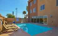 Swimming Pool 3 Holiday Inn Express LAS VEGAS-NELLIS, an IHG Hotel