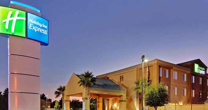 Exterior Holiday Inn Express LAS VEGAS-NELLIS, an IHG Hotel