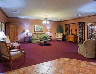 Lobby 2 Candlewood Suites ST. ROBERT