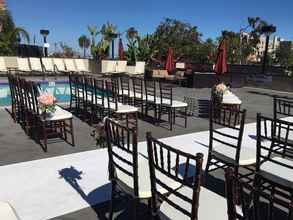 Swimming Pool 4 Crowne Plaza LOS ANGELES HARBOR HOTEL, an IHG Hotel