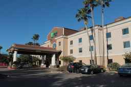 Holiday Inn Express & Suites BROWNSVILLE, an IHG Hotel, Rp 2.506.780