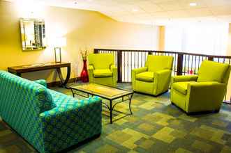 Lobi 4 Holiday Inn Express & Suites HAVELOCK NW-NEW BERN, an IHG Hotel