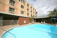 Swimming Pool Holiday Inn Express SAN DIEGO SOUTH - CHULA VISTA, an IHG Hotel