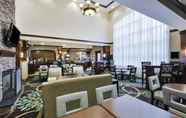 Restaurant 4 Staybridge Suites LANSING-OKEMOS, an IHG Hotel