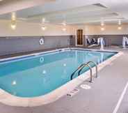 Swimming Pool 5 Holiday Inn Express & Suites YORK, an IHG Hotel