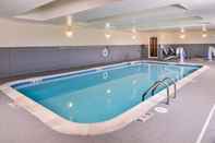 Swimming Pool Holiday Inn Express & Suites YORK, an IHG Hotel