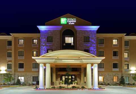 Exterior Holiday Inn Express & Suites TEXARKANA EAST, an IHG Hotel