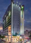 EXTERIOR_BUILDING ฮอลิเดย์อินน์เอ็กซ์เพรส ไถจงพาร์ค