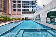 Swimming Pool Crowne Plaza HONG KONG KOWLOON EAST, an IHG Hotel