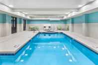 Swimming Pool Holiday Inn Express & Suites HARDEEVILLE-HILTON HEAD, an IHG Hotel