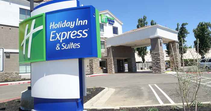 Exterior Holiday Inn Express & Suites BRENTWOOD, an IHG Hotel