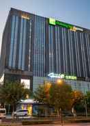 Hotel Exterior ฮอลิเดย์อินน์เอ็กซ์เพรส เซี่ยงไฮ้ จินซา - เครือโรงแรมไอเอชจี