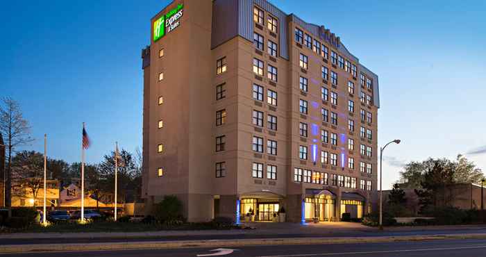 Bangunan Holiday Inn Express & Suites BOSTON - CAMBRIDGE, an IHG Hotel