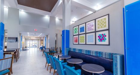 Lobby 2 Holiday Inn Express & Suites CRESTVIEW SOUTH I-10 by IHG, an IHG Hotel