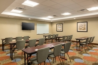 Functional Hall Staybridge Suites COLUMBUS POLARIS, an IHG Hotel