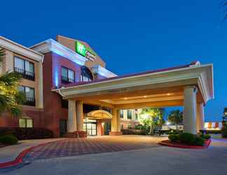 Bangunan 2 Holiday Inn Express & Suites WHARTON, an IHG Hotel