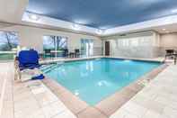 Swimming Pool Holiday Inn Express & Suites HAMMOND, an IHG Hotel