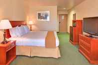 Bedroom Holiday Inn Express & Suites TEHACHAPI HWY 58/MILL ST., an IHG Hotel