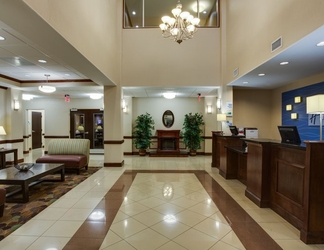 Lobby 2 Holiday Inn Express & Suites MOULTRIE, an IHG Hotel