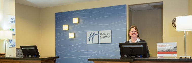 Lobby Holiday Inn Express & Suites MOULTRIE, an IHG Hotel