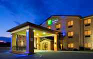 ภายนอกอาคาร 2 Holiday Inn Express & Suites ELKINS, an IHG Hotel