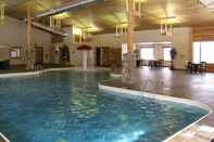 Swimming Pool Holiday Inn Express MUNISING-LAKEVIEW, an IHG Hotel
