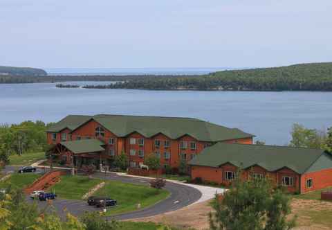 Exterior Holiday Inn Express MUNISING-LAKEVIEW, an IHG Hotel