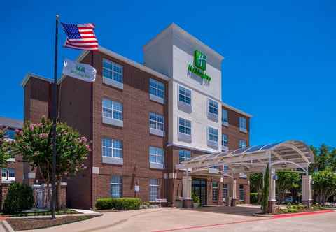 Exterior Holiday Inn & Suites DALLAS-ADDISON, an IHG Hotel