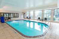 Kolam Renang Staybridge Suites WILMINGTON - WRIGHTSVILLE BCH, an IHG Hotel