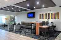 Lobby Holiday Inn Express & Suites HEARNE, an IHG Hotel