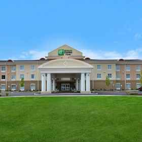 Close to a bike trail running along the Erie Canal1Holiday Inn Express & Suites UTICA by IHG, an IHG Hotel,尤蒂卡大学飯店