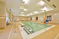 Swimming Pool Holiday Inn Express & Suites UTICA, an IHG Hotel