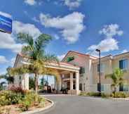 ภายนอกอาคาร 5 Holiday Inn Express DELANO HWY 99, an IHG Hotel