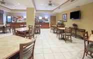 Restoran 7 Holiday Inn Express & Suites ABILENE, an IHG Hotel