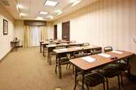 Ruangan Fungsional Holiday Inn Express & Suites FRESNO SOUTH, an IHG Hotel