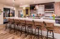 Bar, Cafe and Lounge Holiday Inn & Suites DALLAS-ADDISON, an IHG Hotel