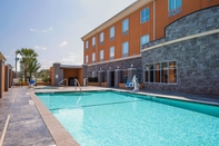 Swimming Pool Holiday Inn Express & Suites CLUTE - LAKE JACKSON, an IHG Hotel