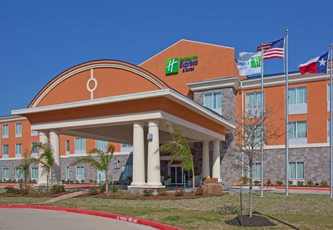 Exterior Holiday Inn Express & Suites CLUTE - LAKE JACKSON, an IHG Hotel