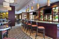 Quầy bar, cafe và phòng lounge Holiday Inn & Suites GREEN BAY STADIUM, an IHG Hotel