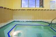 Swimming Pool Holiday Inn & Suites GREEN BAY STADIUM, an IHG Hotel