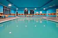 Swimming Pool Holiday Inn & Suites WILLIAMSBURG-HISTORIC GATEWAY, an IHG Hotel