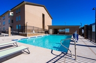 Swimming Pool Holiday Inn Express SILVER CITY, an IHG Hotel